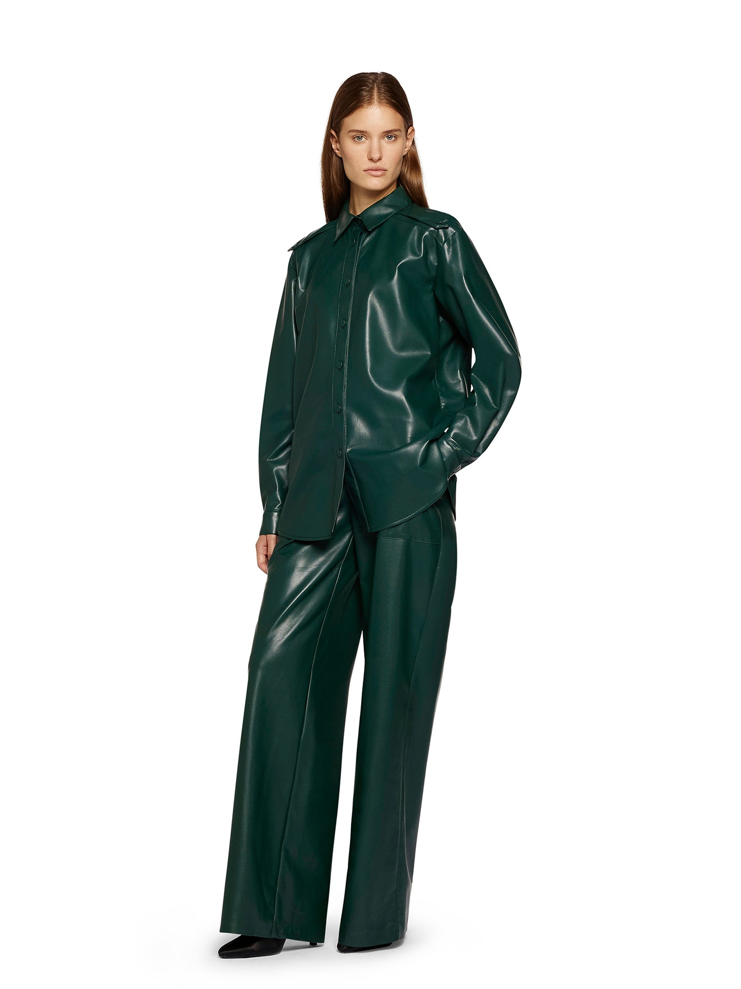 Wide trousers in vegan leather with gold sails