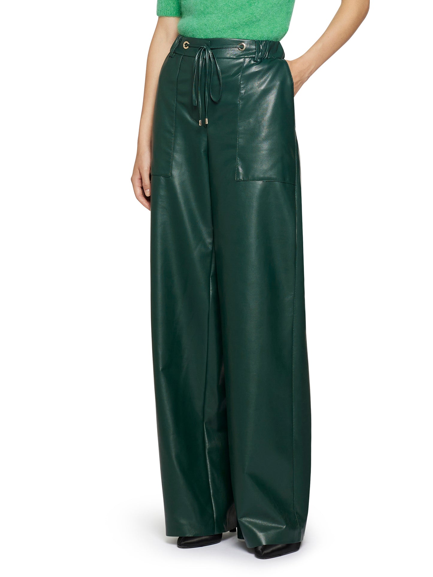 Wide trousers in vegan leather with gold sails